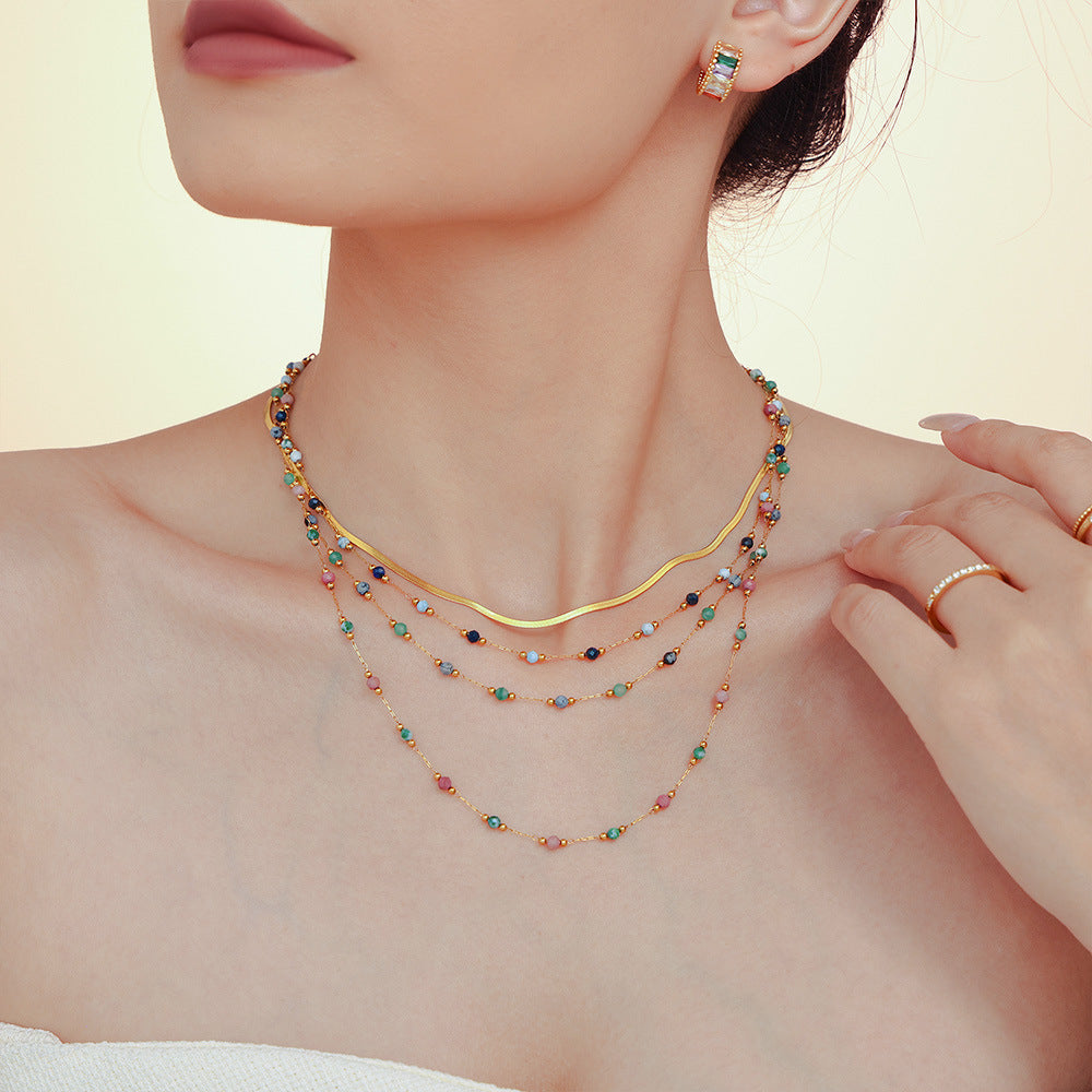 Close-up detail of the double layer chain design