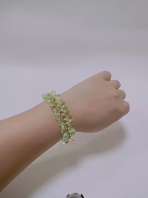 Product video of the green glass water drop bracelet